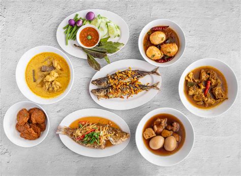  Khanom Jeen Gaeng: Bún Chả Thái Lan Tẩm Thơm Mùi Nướng Gừng và Sốt Cá Rồng